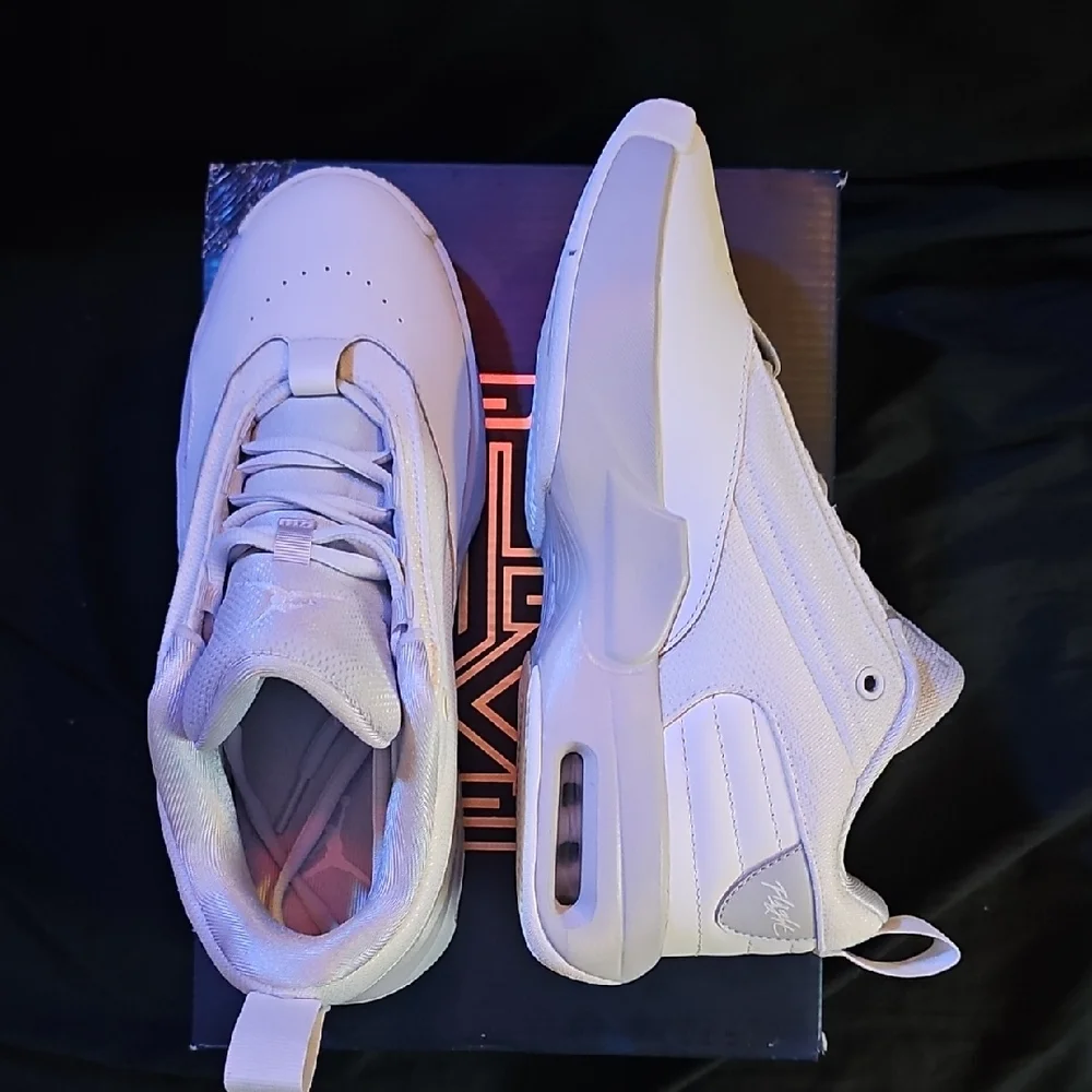 *Brand New* Jordan Max Aura 6s - Picture 7 of 11